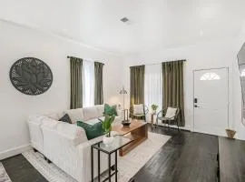 Historic Third Ward Home Sleeps 6 Near DT