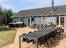 Nice Home In Idestrup With Sauna, hotel i Bøtø