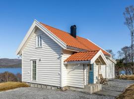 3 Bedroom Awesome Home In Vikebygd, Hotel in Vikebygd