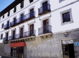 Hostal San Juan Oyarbide Tolosa, хотел в Толоса