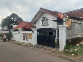 OYO 95179 Namira Guest House Syariah, hotell i Purwokerto