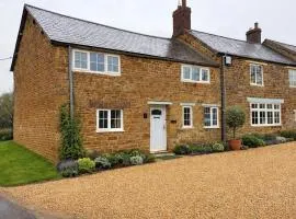 Manor View - Luxury Cottage Near Silverstone & Bicester