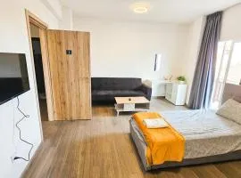 Downtown Rooms, 200m from Marina Beach