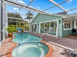 Enclosed pool spa - Stillpoint by SeaBreeze Vacation