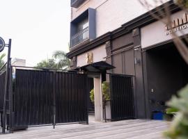 Ambiance Boutique Art Hotel Lahore, hotel u gradu Lahore