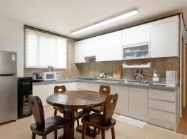 Jeonju Dalbitsori Pension