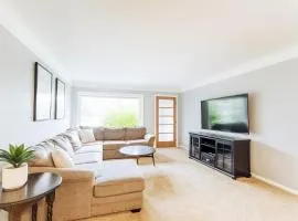 Modern 3BR with Office and Dog-Friendly with Fenced Yard