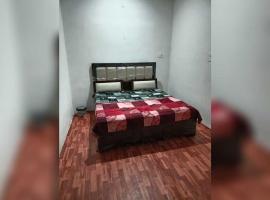 SPOT ON Green valley Hotel Restaurant, hotel i Etāwah