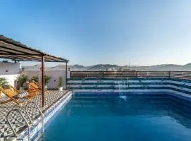 The Royal Galaxy - Hotel in Fateh Sagar Rd