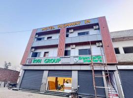 Viesnīca SPOT ON Hotel Highway In pilsētā Kharar