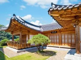 Cheongju Gayoungdang Hanok Munhwa Stay