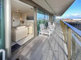 Cozy Apartment In Oostende With Harbor View