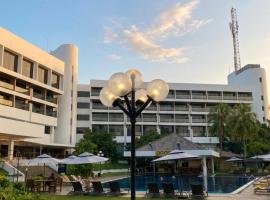 Batam View Beach Resort، فندق في نونغْسا