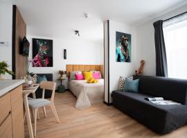 Green Garden & Private Parking Apartments with Playground, Hotel mit Parkplatz in Riga