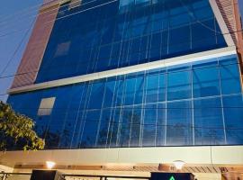 Noida में, होटल Aarchh Royale