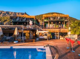 The Luxury Shelters, hotel in Kaş
