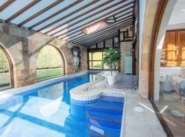 Luxury Villa Esmeralda, Hotel in Suances