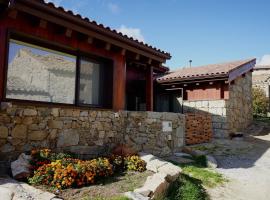 Casas Rurales LA HUERTA DEL CURATO I, hotel Tolbañosban
