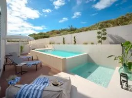 Deluxe Apartment with private heated pool on Žnjan Beach - Urban Nook