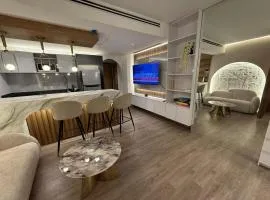 Cozy Studio loft facing paseo Santa Lucia