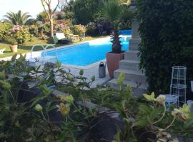 Roulotte De Luxe Vue Mer 180&deg;, Glampingunterkunft in Plougastel-Daoulas