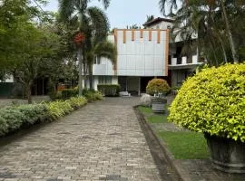 Hotel Saumya Polhena