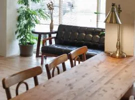 有間書屋 BookstoreAround Inn