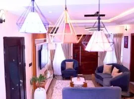 Treasure Blue Homes, Family Friendly, 24hrs Power, Balcony & Wi-Fi