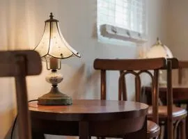 有間書屋 BookstoreAround Inn