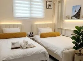 Chillpop stay I Hongdae Sinchon I 1F I 4ppl I Private 2BR, 3 Bed