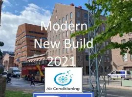 Luxury City Seafront Apartment with Balcony