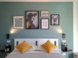 Bright apartment with terrace and free parking