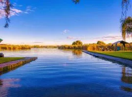 Riverside Rhapsody, Vaal River, Vanderbijlpark, 6 Adults and 4 Children