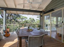 Sublime Beach Getaway, Spacious Balcony with BBQ, Hotel in Copacabana