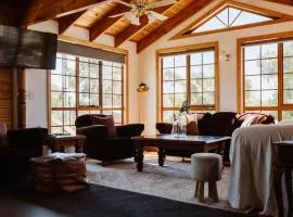 Cottage Grove - close to town & cute as a button