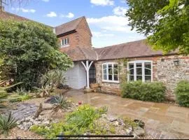 Luxurious Amberley House I Near Goodwood Events I With Garden & Parking