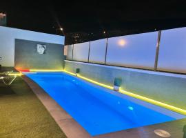 Arguineguín prívate pool, hotel v mestu Mogán