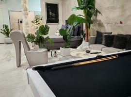 Maloveroom, 2 Suites d'exceptions, Hotel in Beaucroissant