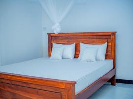 Tourist Holiday Inn, hotel i Dambulla
