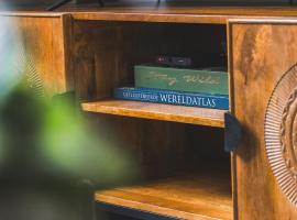 Forest Wellness Lodge l Privé Hottub & Sauna, hotel a Meijel