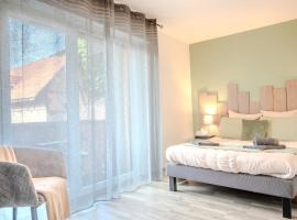 Ma Préférence - Studio Cozy - Parking Gratuit - Proche Commerces & Transports, Hotel in Horbourg