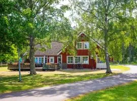 Lovely Home In Byxelkrok With Sauna