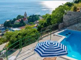 Brela Seaview Apartment with Swimming Pool & Parking