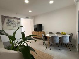 Large New House with Terraces and Air Conditioning, hotel a Cullera