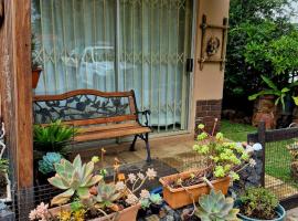 Cozy Haven, hotel a Centurion