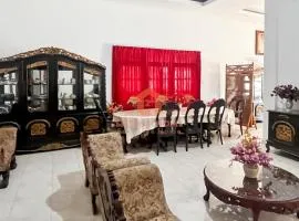 Large & Strategic 3BR House Palembang City