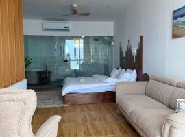 White Panda Beach House, 2bdrm duplex, hotel u gradu Kokrobite