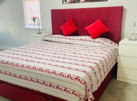 Cozy Private Room & Breakfast Dublin 15, hotel i Tyrrelstown