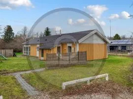 4 Bedroom Amazing Home In Ørsted