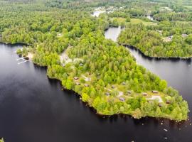 L&aring;ngasj&ouml;n&auml;s Camping & Stugby แคมป์ในคาร์ลซัมน์